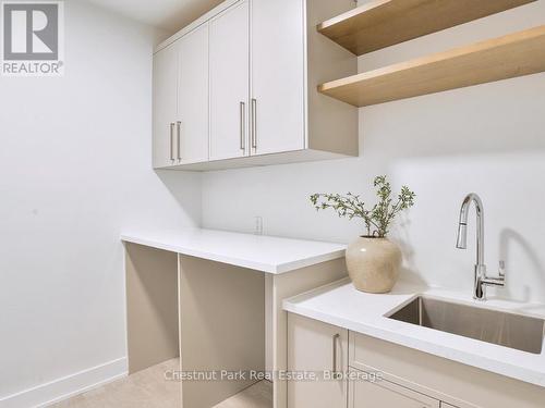 2 Black Spruce Street, Huntsville (Chaffey), ON - Indoor