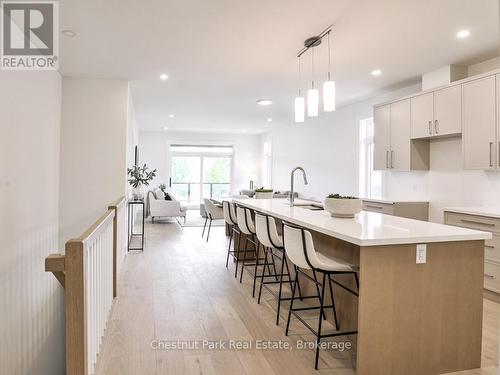 2 Black Spruce Street, Huntsville (Chaffey), ON - Indoor Photo Showing Kitchen With Upgraded Kitchen