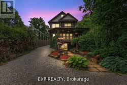 127 LAKE DRIVE N  Georgina, ON L4P 3C8