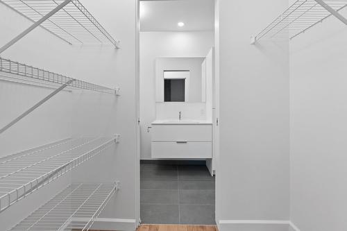 Penderie (Walk-in) - 103-1180 Rue Louis-Adolphe-Robitaille, Québec (La Cité-Limoilou), QC - Indoor With Storage