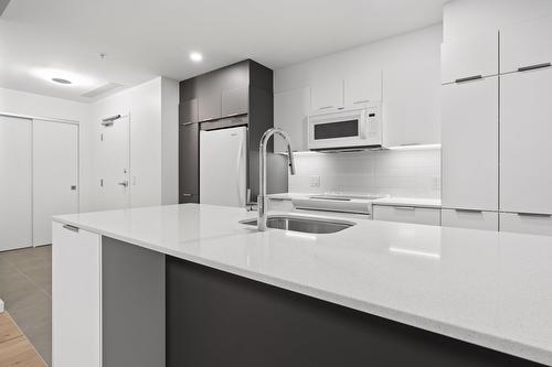 Kitchen - 103-1180 Rue Louis-Adolphe-Robitaille, Québec (La Cité-Limoilou), QC - Indoor Photo Showing Kitchen With Upgraded Kitchen