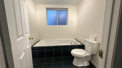 Salle de bains - 7420  - 1 Boul. Notre-Dame, Laval (Sainte-Dorothée), QC - Indoor Photo Showing Bathroom