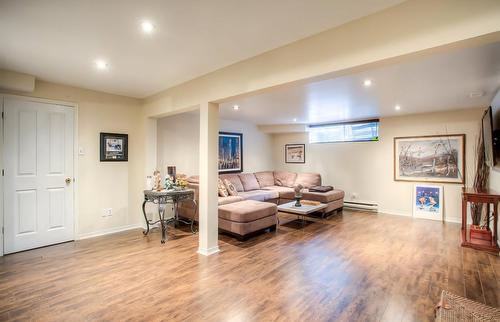 Salle familiale - 610 Rue Des Vignobles, Rosemère, QC - Indoor