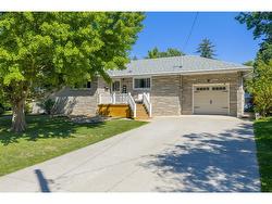 1212 COLBORNE Road  Sarnia, ON N7V 3L2