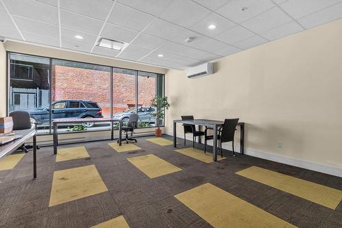 Salle communautaire - 318-1248 Av. De L'Hôtel-De-Ville, Montréal (Ville-Marie), QC - Indoor Photo Showing Other Room