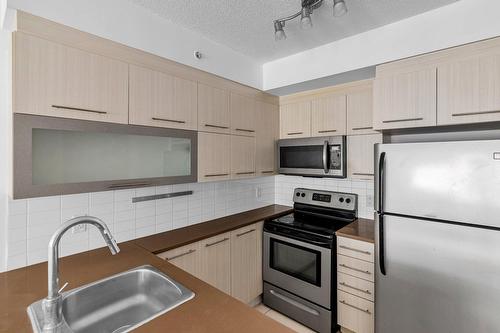 Cuisine - 318-1248 Av. De L'Hôtel-De-Ville, Montréal (Ville-Marie), QC - Indoor Photo Showing Kitchen