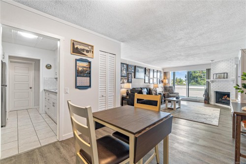 302-3555 Outrigger Rd, Nanoose Bay, BC - Indoor With Fireplace