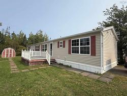 47 Park Boulevard  Lower South River, NS B2G 0E7