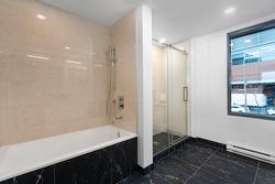 Salle de bains attenante à la CCP - 