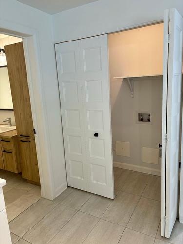 Salle de lavage - 3-600 Rue St-Charles S., Granby, QC - Indoor Photo Showing Other Room