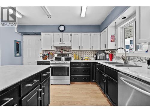 419 Dodding Avenue, Merritt, BC - Indoor Photo Showing Kitchen With Double Sink