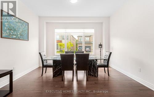 77 Pond View Gate, Hamilton, ON - Indoor Photo Showing Dining Room