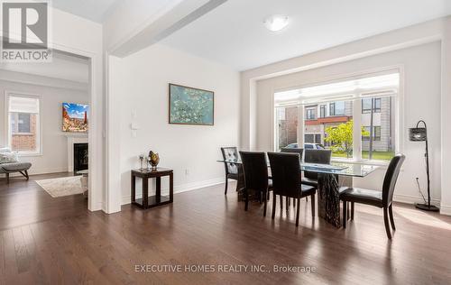 77 Pond View Gate, Hamilton, ON - Indoor Photo Showing Dining Room