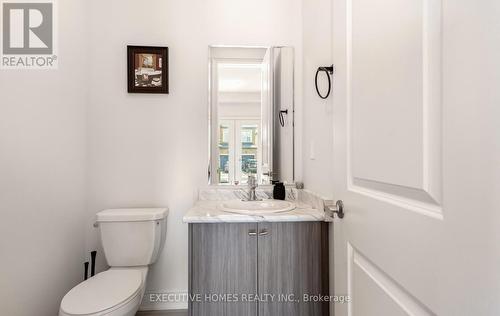 77 Pond View Gate, Hamilton, ON - Indoor Photo Showing Bathroom