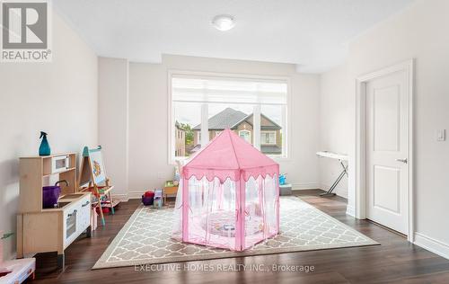 77 Pond View Gate, Hamilton, ON - Indoor Photo Showing Bedroom