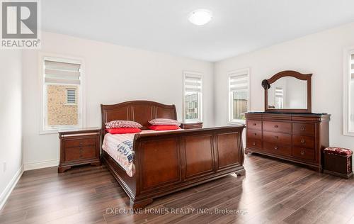 77 Pond View Gate, Hamilton, ON - Indoor Photo Showing Bedroom