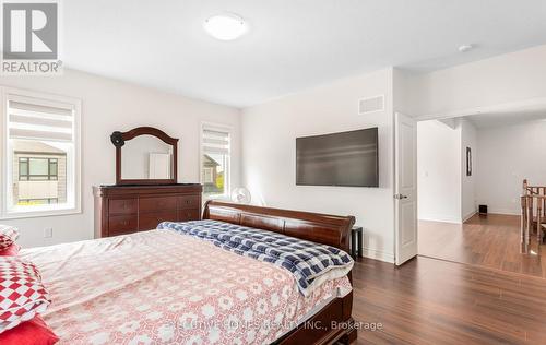 77 Pond View Gate, Hamilton, ON - Indoor Photo Showing Bedroom