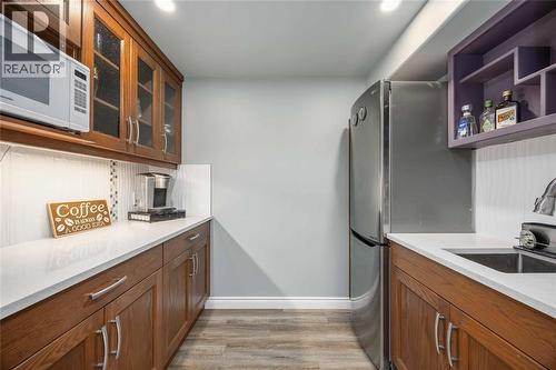 123 Cassandra Boulevard, Sarnia, ON - Indoor Photo Showing Kitchen