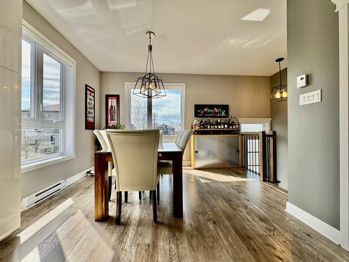 Salle à manger - 204 Rue Du Granit, Saint-Jérôme, QC - Indoor Photo Showing Dining Room