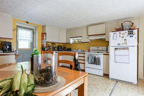 Dwelling - 1049  - 1051 Rue Principale, Notre-Dame-De-Stanbridge, QC - Indoor Photo Showing Kitchen