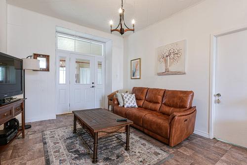 Dwelling - 1049  - 1051 Rue Principale, Notre-Dame-De-Stanbridge, QC - Indoor Photo Showing Living Room