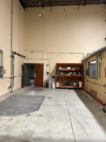 Atelier - 01-4960 Rue Levy, Montréal (Saint-Laurent), QC 
