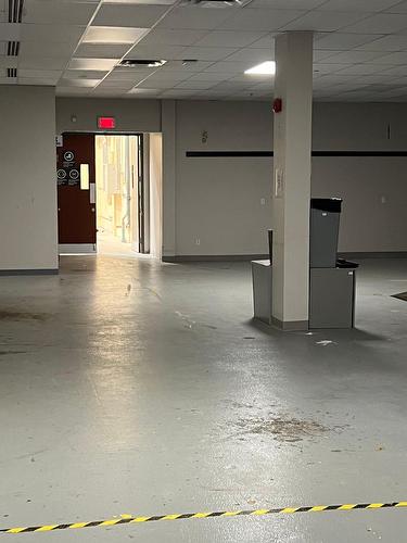 Atelier - 01-4960 Rue Levy, Montréal (Saint-Laurent), QC 