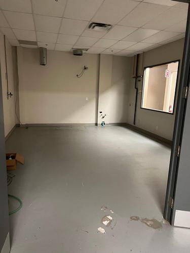 Workshop - 01-4960 Rue Levy, Montréal (Saint-Laurent), QC 