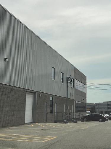 Garage - 01-4960 Rue Levy, Montréal (Saint-Laurent), QC 