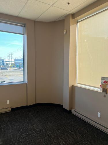 Office - 01-4960 Rue Levy, Montréal (Saint-Laurent), QC 