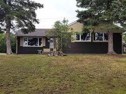 22 & 24 Mona Drive  Manitouwadge, ON P0T 2C0