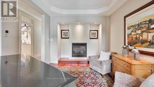 5570 Mcfarren Boulevard, Mississauga, ON - Indoor Photo Showing Living Room With Fireplace
