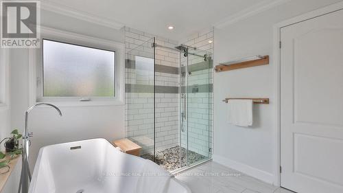 5570 Mcfarren Boulevard, Mississauga, ON - Indoor Photo Showing Bathroom
