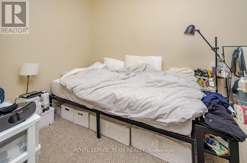 Unit 1 - Bachelor - 395 Mcleod Street, Ottawa, ON - Indoor Photo Showing Bedroom
