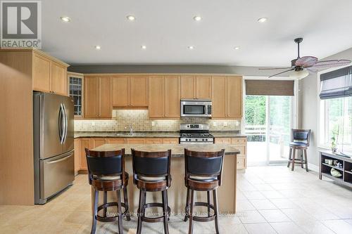 12 Pheasant Run, Bracebridge (Macaulay), ON - Indoor Photo Showing Kitchen With Upgraded Kitchen