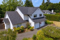 772 Wesley Crt  Saanich, BC V8Y 3E6