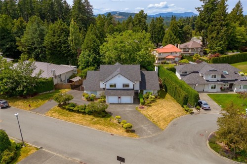 772 Wesley Crt, Saanich, BC 