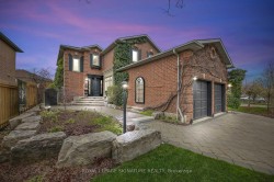 4285 Credit Pointe Drive  Mississauga, ON L5M 3J8