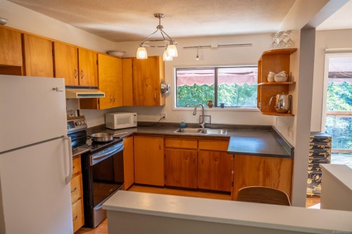 4609 Sailor Rd, Pender Island, BC 