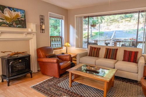 4609 Sailor Rd, Pender Island, BC 