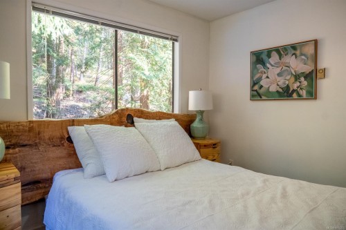 4609 Sailor Rd, Pender Island, BC 