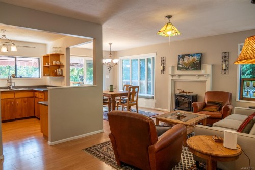 4609 Sailor Rd, Pender Island, BC 