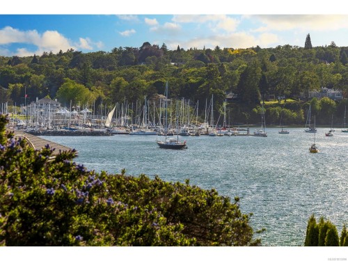 2766 Sea View Rd, Saanich, BC 