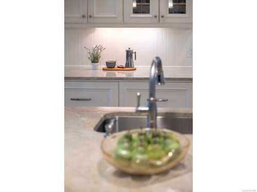 2766 Sea View Rd, Saanich, BC 