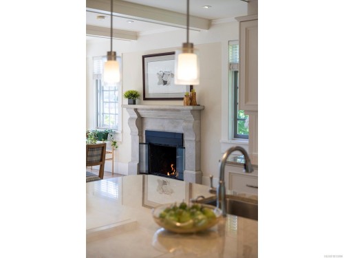 2766 Sea View Rd, Saanich, BC 