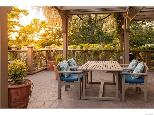 2766 Sea View Rd, Saanich, BC 