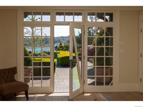 2766 Sea View Rd, Saanich, BC 