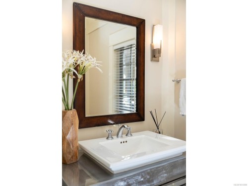 2766 Sea View Rd, Saanich, BC 