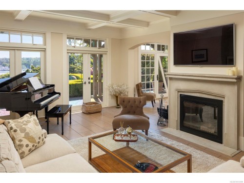 2766 Sea View Rd, Saanich, BC 