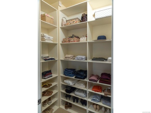 2766 Sea View Rd, Saanich, BC 